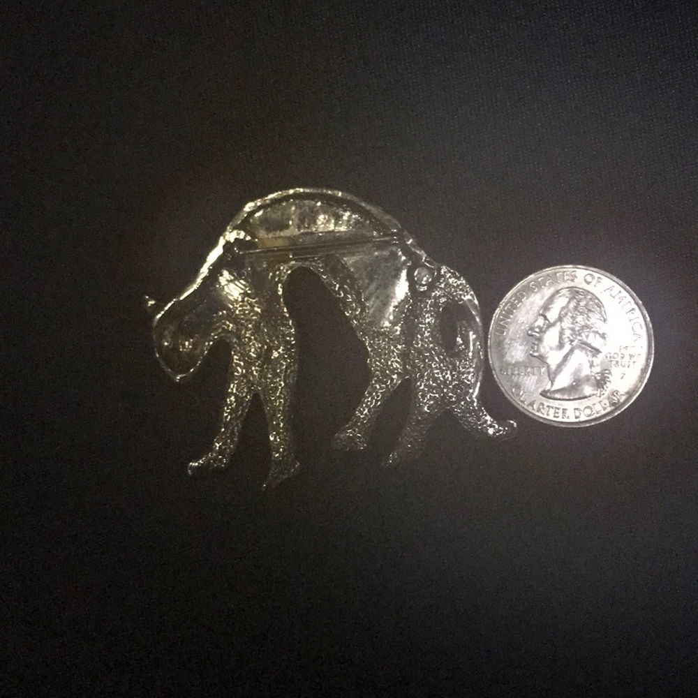 Brooch - Picture 2 of 3